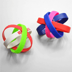 Le bracelet silicone pour camping